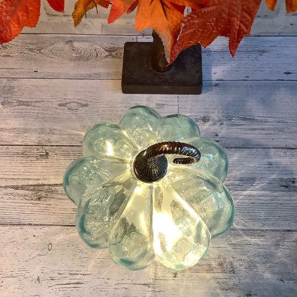 Glass LED Light Up Pumpkin - Picture 7 of 7